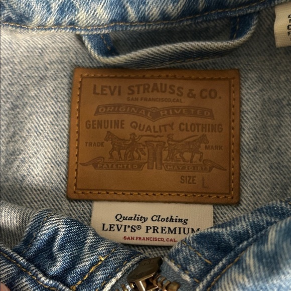 Women’s Levi's Light Blue western denim Jacket - Picture 2 of 11